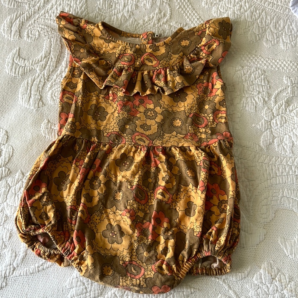 Kate Quinn mod floral bubble